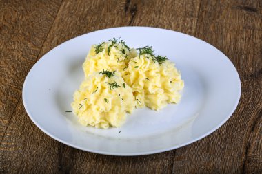 Dereotu ile püre patates