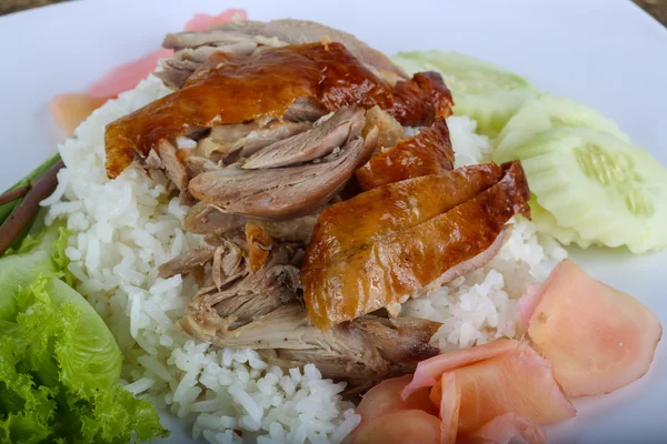 Bebek panggang dengan nasi — Stok Foto