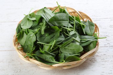 taze ıspanak yaprakları