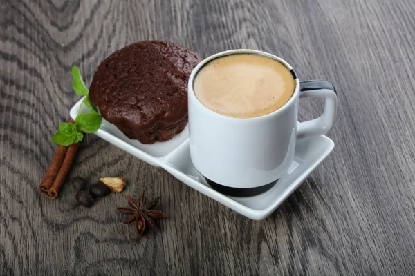 Koffie met chocolade muffin — Stockfoto