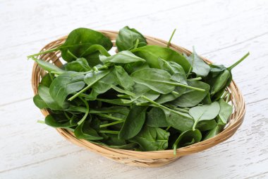 taze ıspanak yaprakları