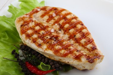 Kızarmış hindi göğsü