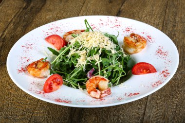 Salata karides ve rucola