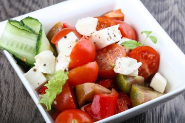 taze mozzarella salatası