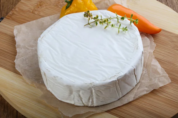 Delizioso formaggio camembert — Foto Stock