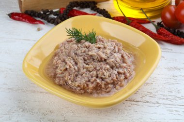 Konserve ton balığı et