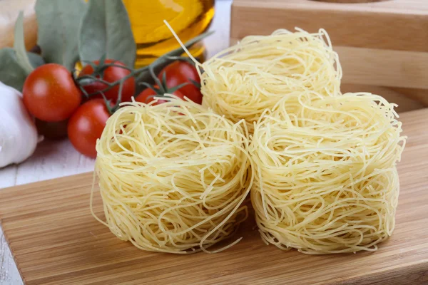 Vermicelli crudo listo para cocinar —  Fotos de Stock