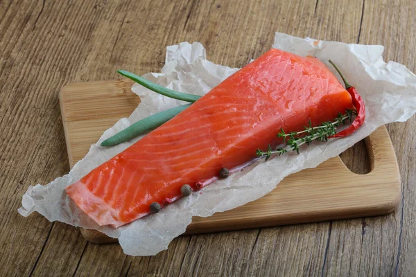 Filete de salmón con sal —  Fotos de Stock