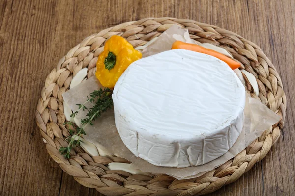 Delizioso formaggio camembert — Foto Stock