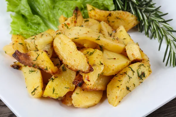 Patata al horno con eneldo —  Fotos de Stock