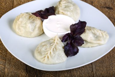 Haşlanmış Özbek köfte