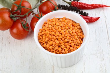 çiğ kırmızı mercimek