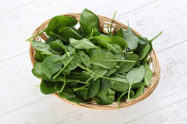 Olgun taze ıspanak yaprakları