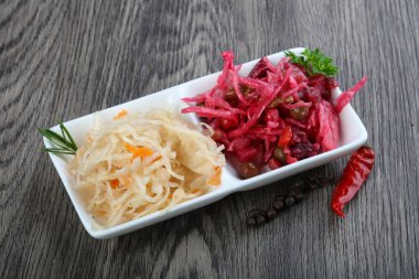 Viniagrette ve fermente lahana 