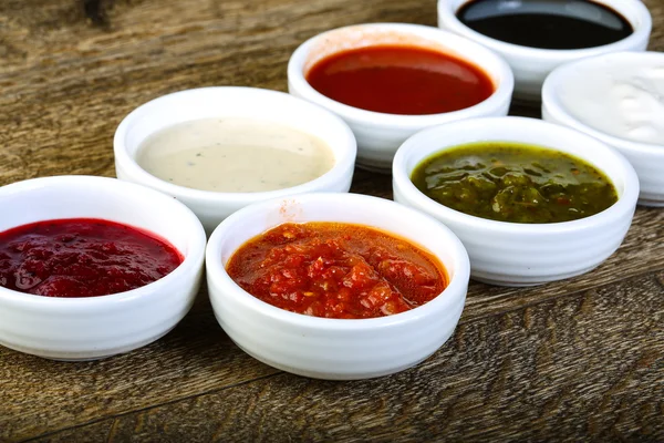 Deliciosas salsas surtido —  Fotos de Stock