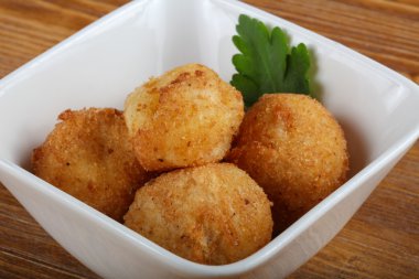 İştah açıcı peynir topları