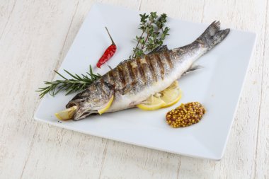 ızgara levrek balığı