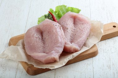 çiğ hindi göğsü