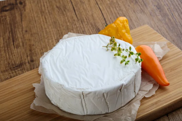 Delizioso formaggio camembert — Foto Stock