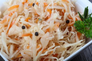 Mayalanmış lahana lahana turşusu