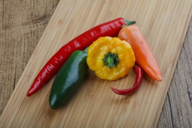 Taze olgun biber karışımı