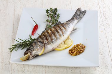 ızgara levrek balığı