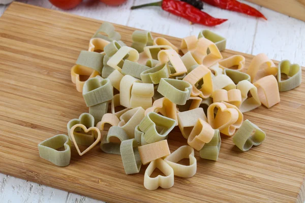 Simboli di cuori di pasta cruda — Foto Stock