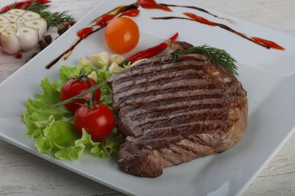 Gegrilde ribeye biefstuk — Stockfoto