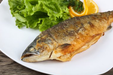 Kızarmış alabalık balık