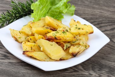 Dereotu ile fırında patates