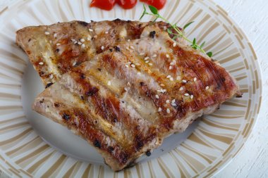 Izgara domuz pirzolası.