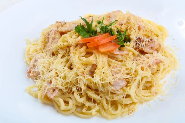 Spaghetti Carbonara mit Schweinefleisch — Stockfoto