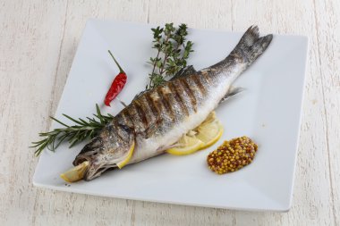 ızgara levrek balığı