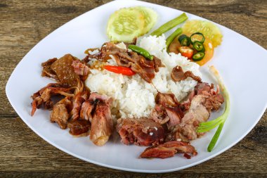 Domuz ile haşlanmış pirinç