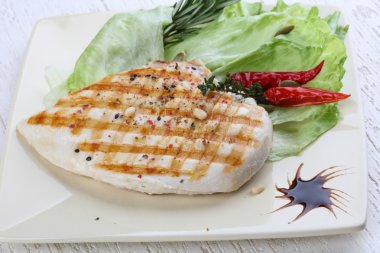 Izgara tavuk göğsü.