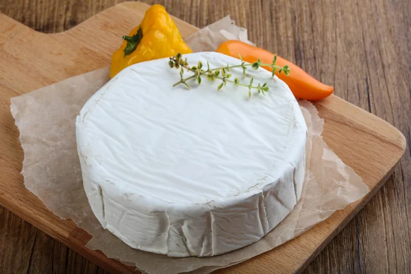 Delicioso queso camembert —  Fotos de Stock