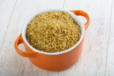 Ham bulgur yemek pişirmek için hazır