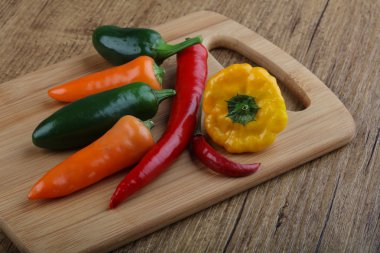 Taze olgun biber karışımı