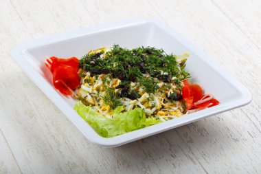 Kuru erik Tavuk salatası