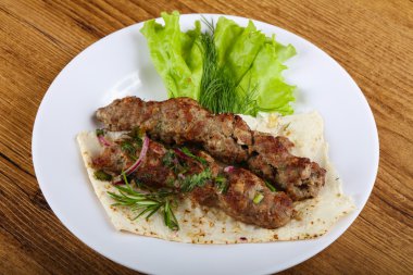 Izgara kuzu kebabı
