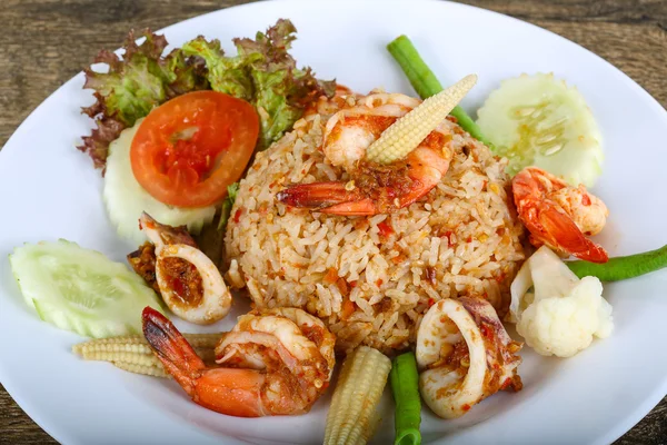 Arroz frito com frutos do mar — Fotografia de Stock