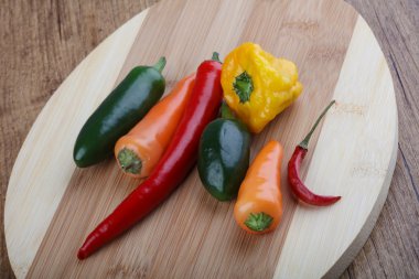 Taze olgun biber karışımı