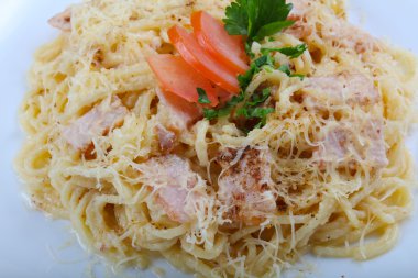Leziz spagetti carbonara