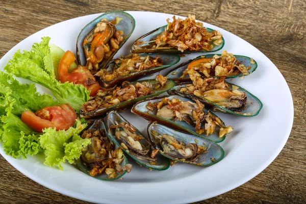 Taze midye sarımsak ile