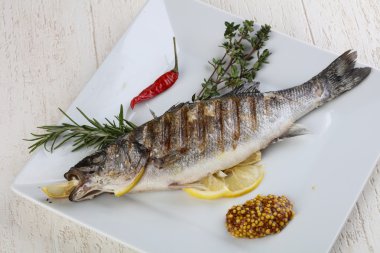 ızgara levrek balığı