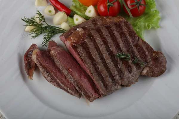 Gegrilde ribeye biefstuk — Stockfoto