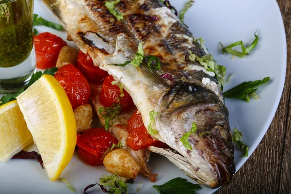 Peixes de fundo marinho grelhados — Fotografia de Stock