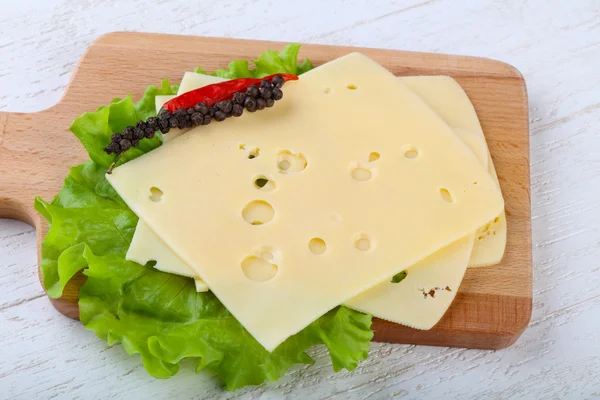 Delicioso queso en rodajas — Foto de Stock