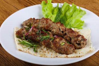 Izgara kuzu kebabı
