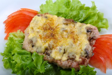 Domuz eti biftek mantar ile 